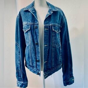 Vintage 80s Durable blue classic trucker jacket.Somewhat distressed.Size M